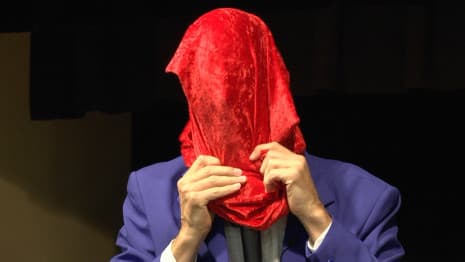 Comedy magician and mentalist performs a totally mental mind-reading act for kids!