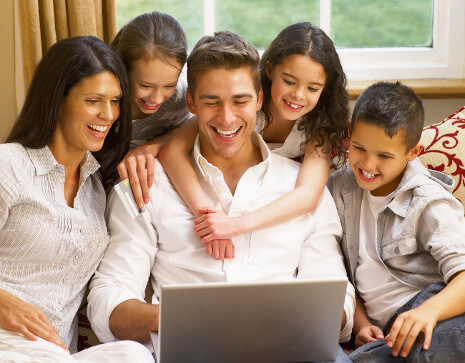 A LIVE virtual magic show performed via video call!